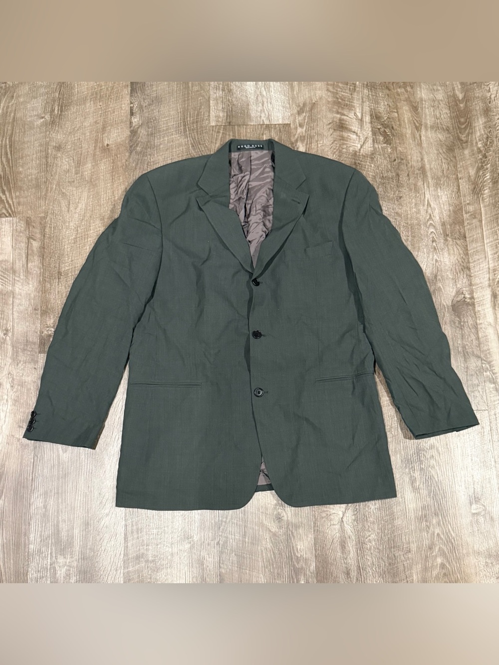 Hugo boss mens dark green striped blazer size 43R stretch three button.
